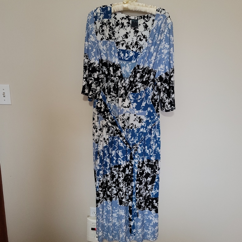 Gabby Skye Maxi Dress Blue White Black Size 16W